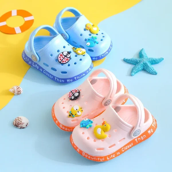 Enfants nouveaux dessins animés mignons enfants Mules sabots été jardin plage pantoufles sandales grotte trou bébé chaussures pour garçons filles